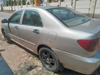A picture of 04 05 corolla