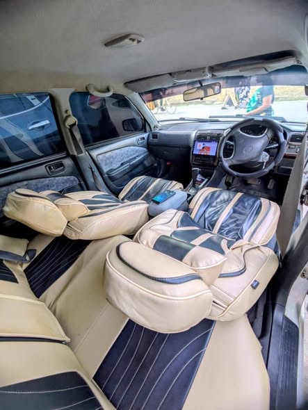 A picture of TOYOTA CARINA