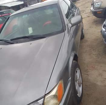 A picture of Toyota Camry aka drop light