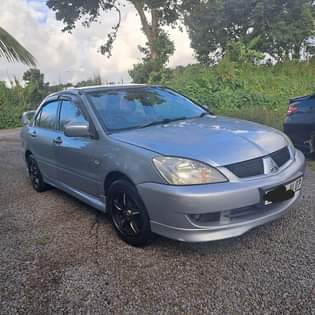 mitsubishi lancer