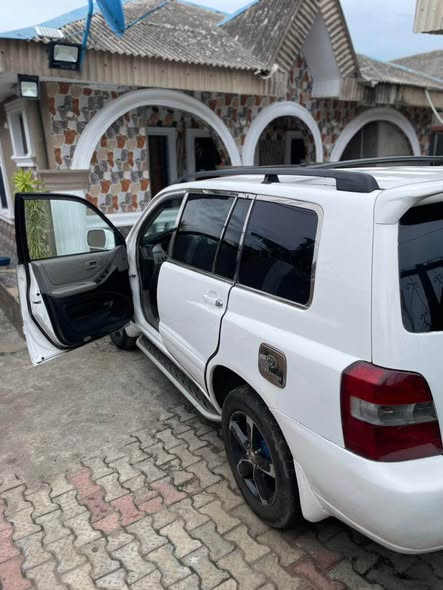 A picture of Toyota Highlander 09063393963