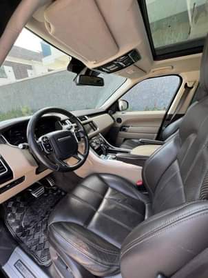 A picture of 2014 Range Rover Sport