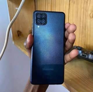 A picture of Sumsung A12 64gb 4ram