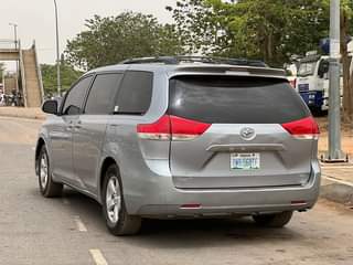 A picture of 2011 sienna