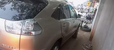 A picture of Very clean RX 330 nothing to fix just buy and