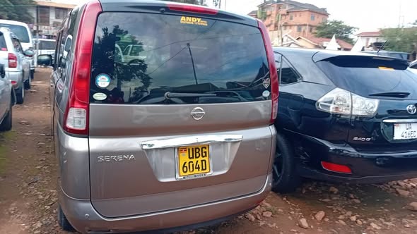A picture of Nissan serena