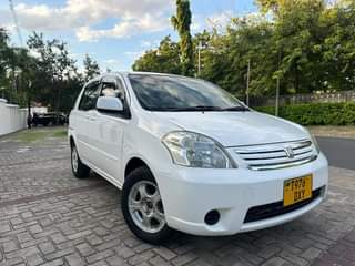 A picture of TOYOTA RAUM BEI 12M