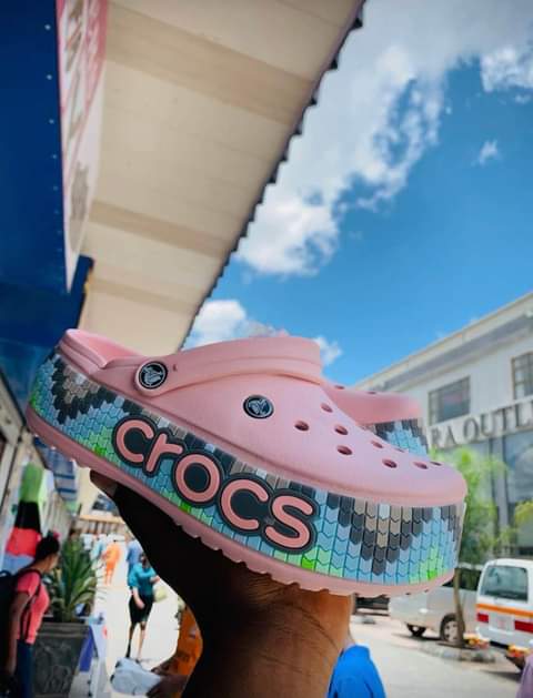 crocs
