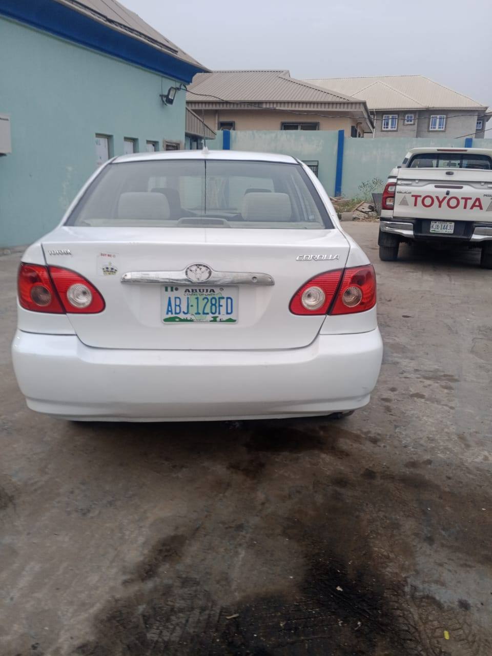 A picture of Toyota Corolla 04