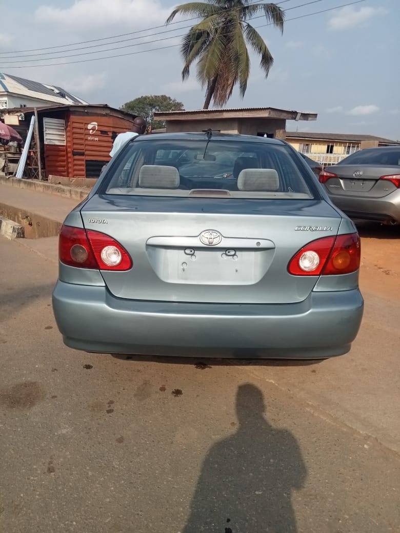 A picture of Toyota Corolla 2004