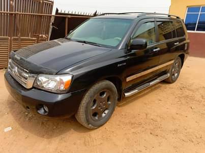 A picture of Toyota highlander 2006