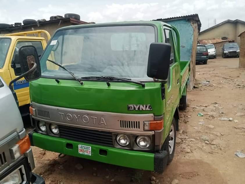 A picture of TOYOTA Dyna 150