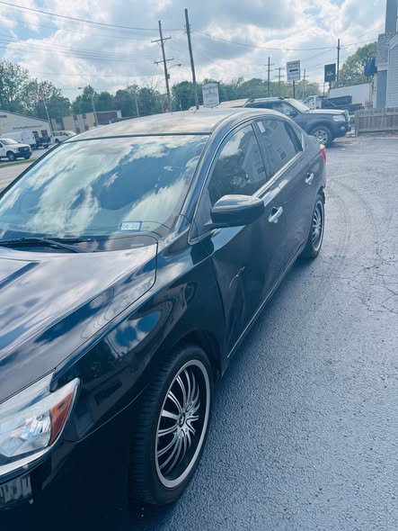 A picture of 2016 Nissan sentra