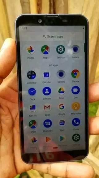 A picture of SHARP SHV43 32GB 3GB RAM 4G NET STRONG BATTERY COMES