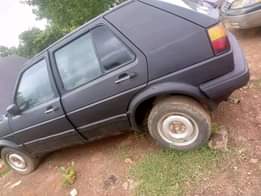 A picture of Volkswagen golf 2 manual transmission untouched engine and gear location
