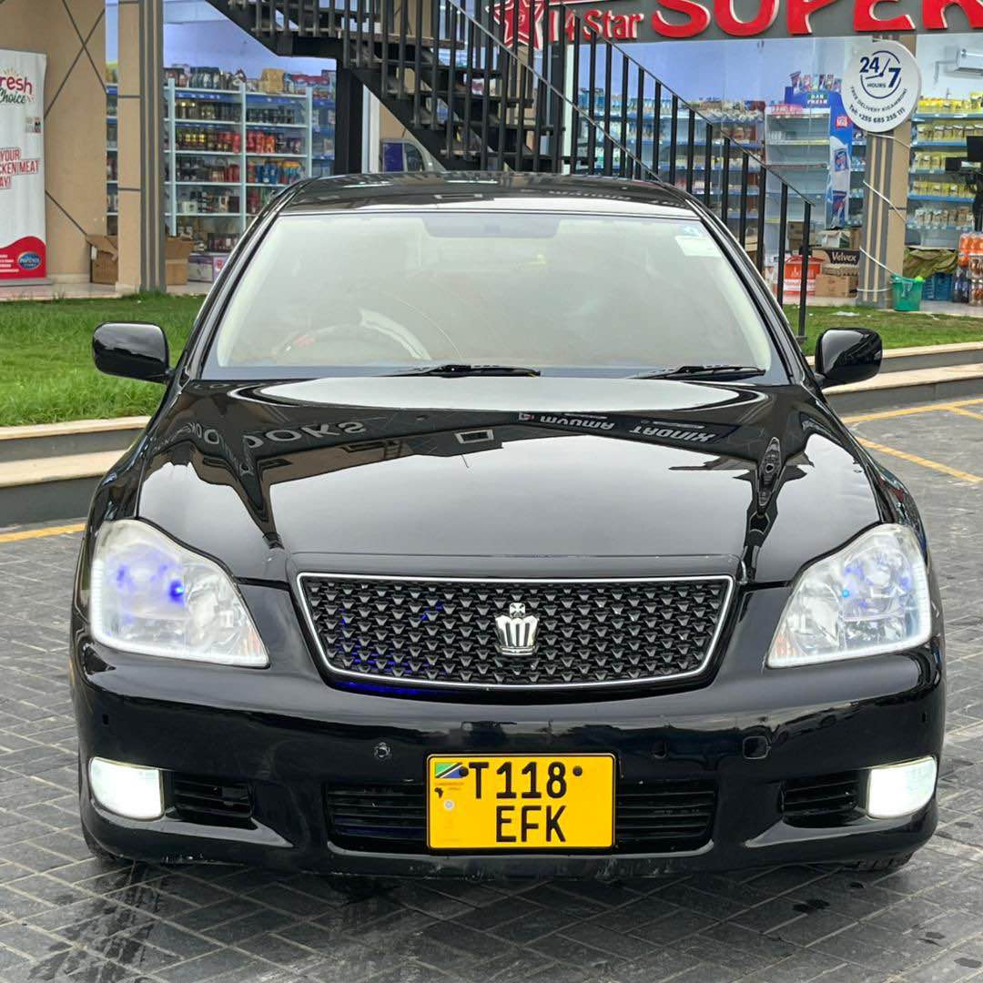 A picture of Toyota crown athlete on sale price 16 8M0753322015