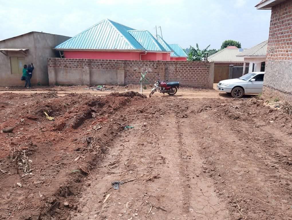 A picture of Commercial prime plots for sale located in wakiso Namusera mabombwe