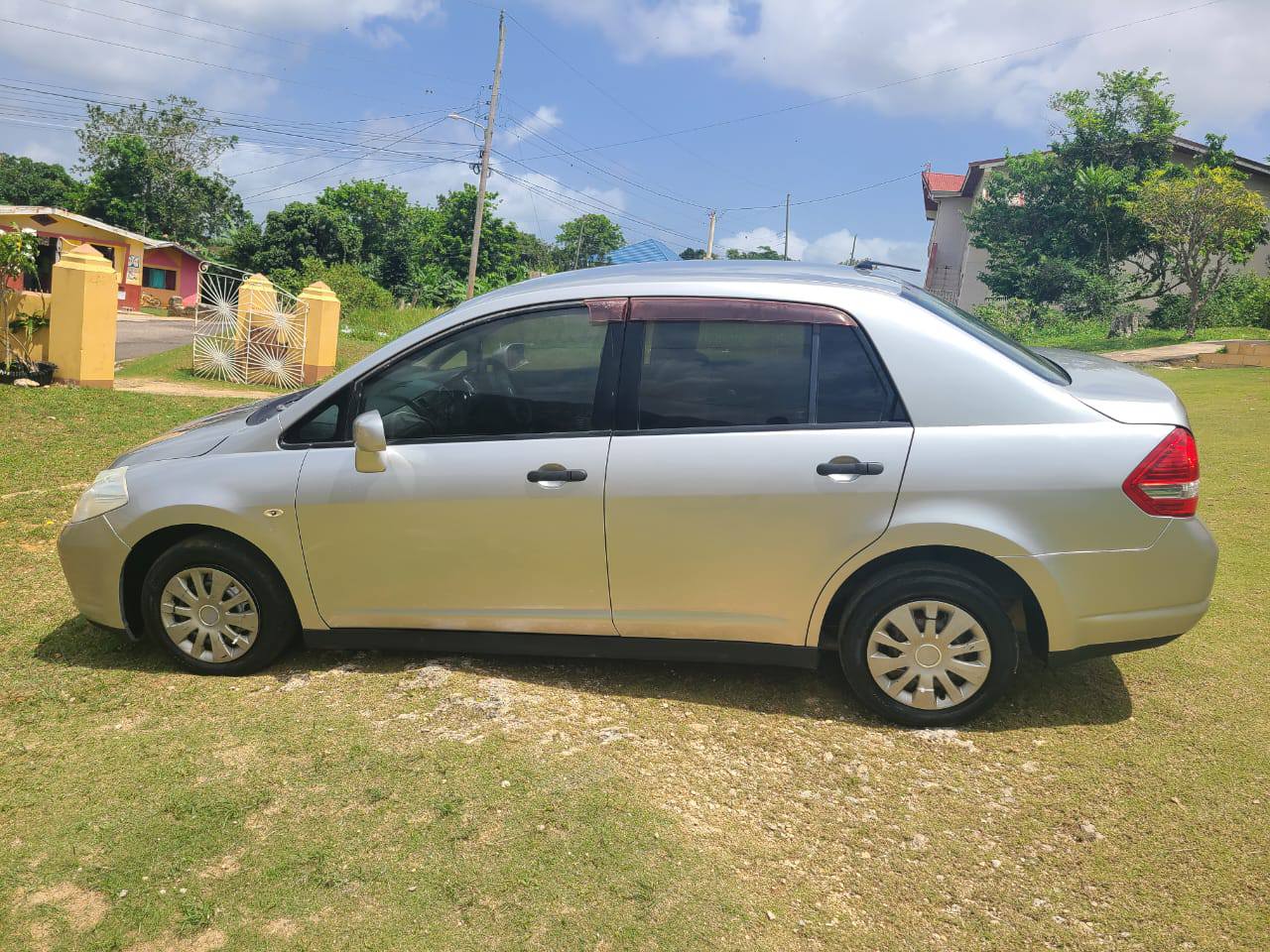 used nissan tiida