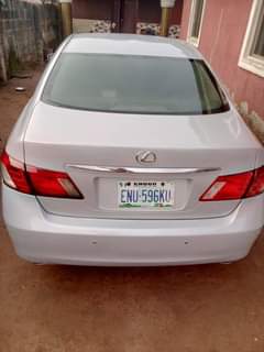 A picture of Lexus car es350