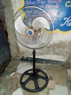 A picture of NAUZ FENI ZA STENDI 0786494436
