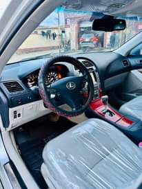 A picture of LEXUS ES350