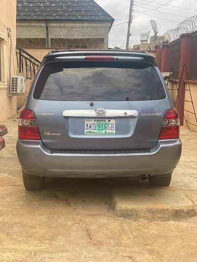 A picture of Highlander 2007 model