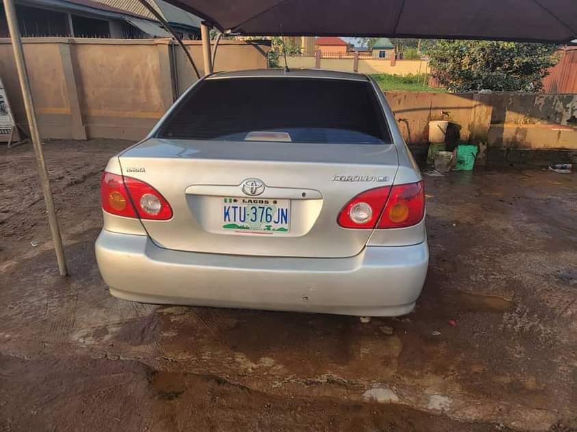 A picture of Corolla 03 04