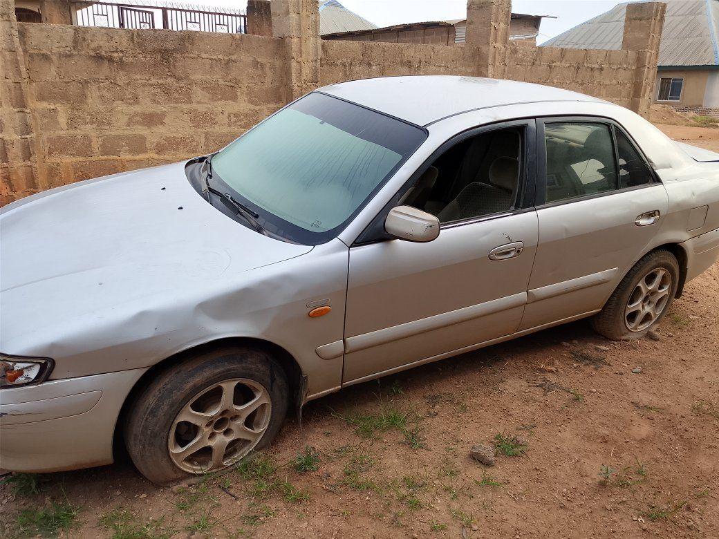 A picture of 2001 Mazda 626