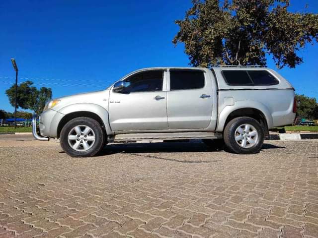 used toyota hilux