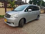 A picture of TOYOTA NOAH