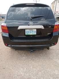 A picture of 2010 Toyota Highlander untempered Engine and gear factory fitted AC
