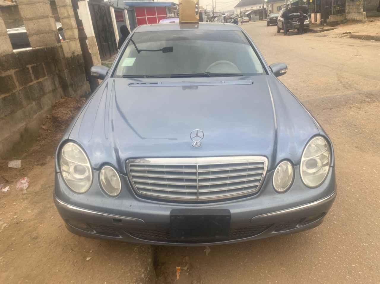 A picture of 06 Benz E320