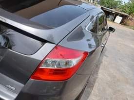 A picture of Honda crosstour 2001