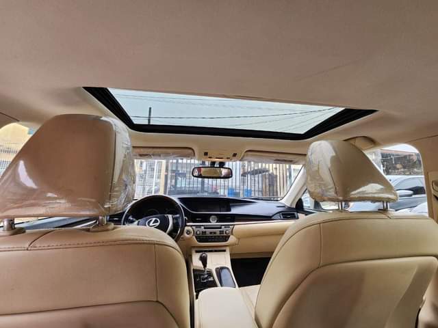 A picture of LEXUS ES350 2018 15.3M