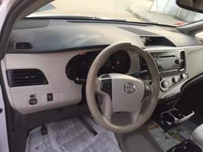 A picture of The White color Toyota sienna Model 2010 Fresh tokunbo DM