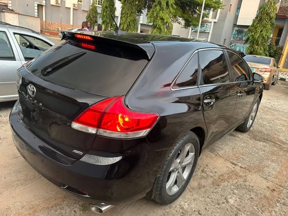 A picture of Toyota Venza 09011850448