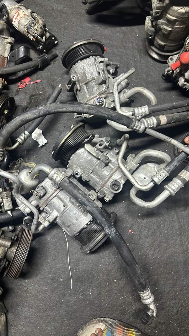 A picture of Used new car AC compressor