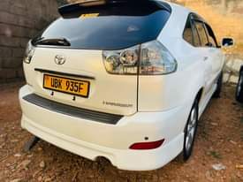 A picture of Toyota harrier 2007