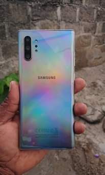 A picture of Samsung note 10