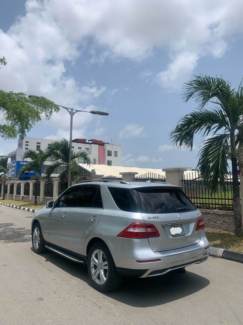 A picture of ML 4MATiC 2012 Model few months used 2024