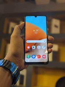 A picture of Samsung a32 ina 128gb