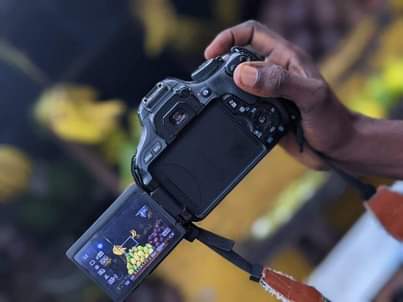 A picture of Canon 600d with 18 55 mm lens