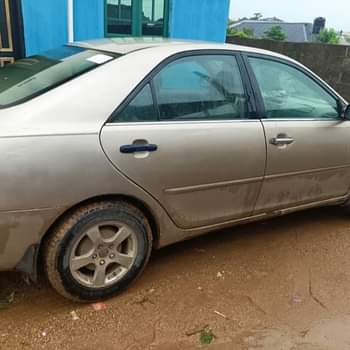 A picture of Toyota camry 04