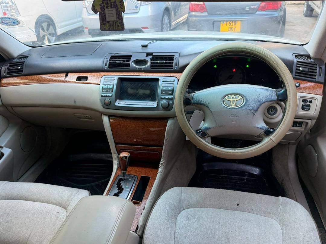 A picture of TOYOTA BREVIS