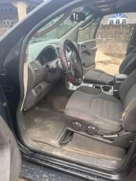 A picture of NEW MODEL NISSAN First body PATHFINDER JEEP. Engine and gear