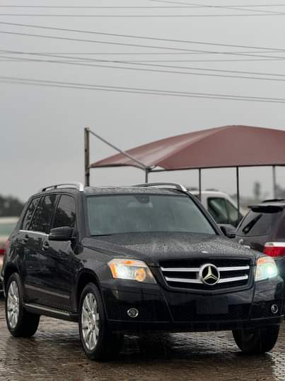 A picture of Less than a year Used Mercedes Benz Glk350 Year 2010