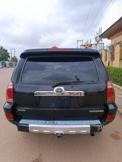 A picture of 2005 Toyota 4Runner First body Untouched engine and gear AC