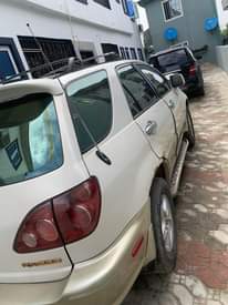 A picture of 2002 rx300