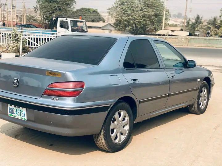A picture of Peugeot 406