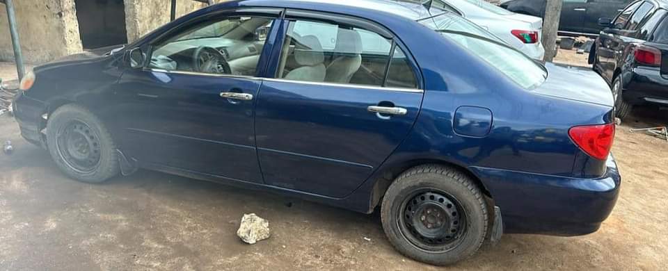 A picture of Takas Motors 07060931241 Direct Belgium Toyota Corolla 2005 Pure and